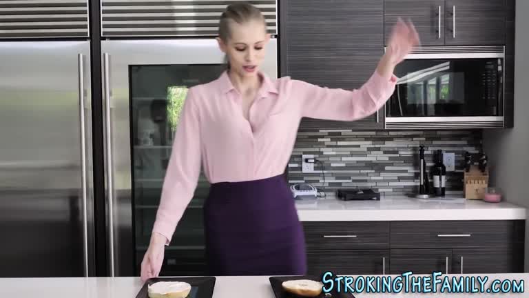 Blonde Stepsis Gets Pussy Creampied