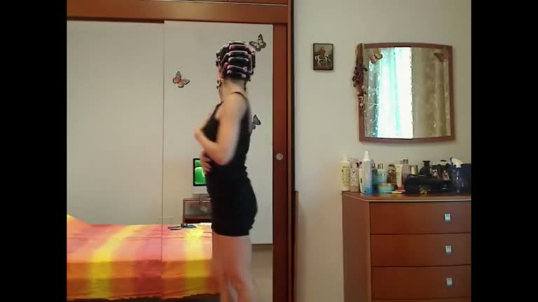 My Sexy Aunt Is Dancing For Me