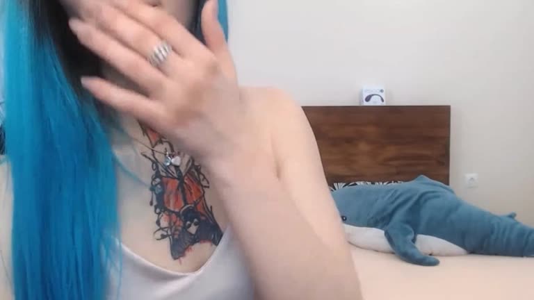 Blue Haired Vixen Engaged To A High Sexually Pleasure Live