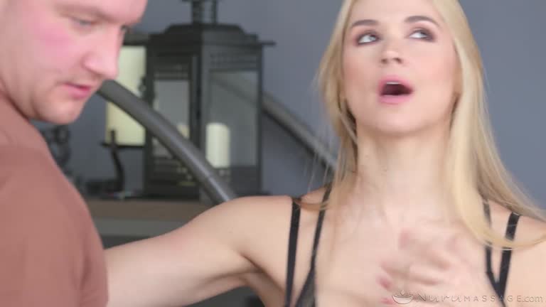 Sarah vandella massage