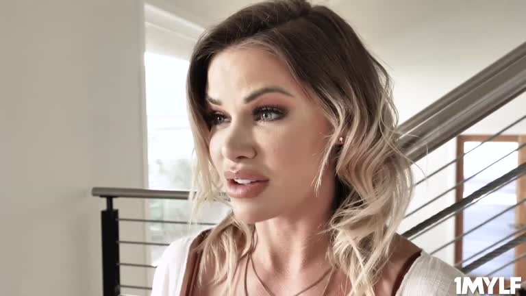 Jessa Rhodes Is A Slut Boss Who Was Pleased By Her Personal Assistant Danni