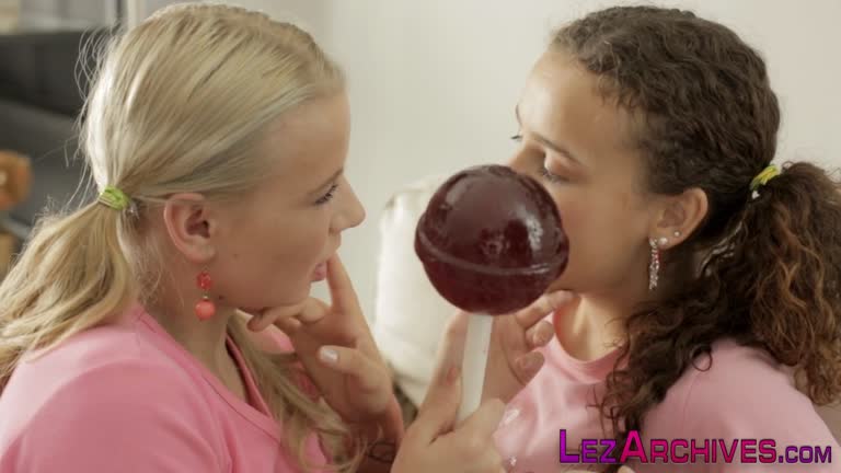 Natural Teen Gets Oral From Lesbian